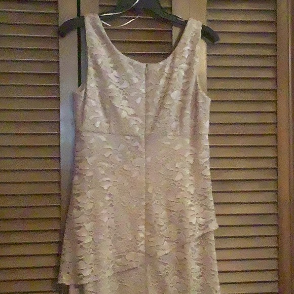 Lacy, Tiered, Mother of the bride dress or formal - Picture 4 of 4